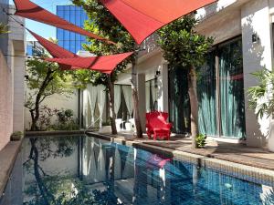 Bazén v ubytování Mulan Motel Taipei nebo v jeho okolí