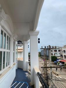 A balcony or terrace at SUBINH HOTEL AND RESTAURANT