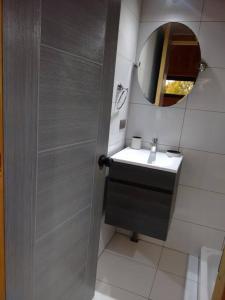 Ένα μπάνιο στο Tiny House Volcán de Puerto Octay +20 φωτογραφίες