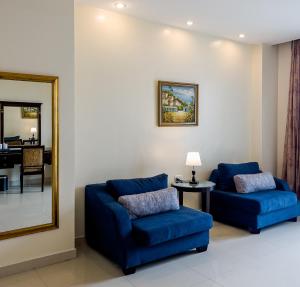 Ruang duduk di Black Diamond Hotel