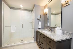Ein Badezimmer in der Unterkunft WorldMark Orlando Kingstown Reef