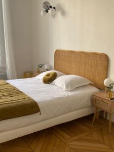 Кровать или кровати в номере Tour Eiffel/Luxury apartment n°6