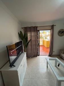 Dapur atau dapur kecil di Große Terrasse mit Esstisch, Markise. Einfach