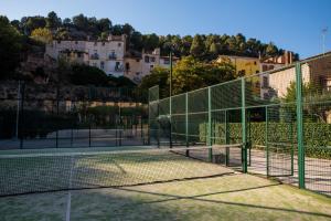 Tennis ja/või seinatennis majutusasutuses Hotel Robert või selle läheduses