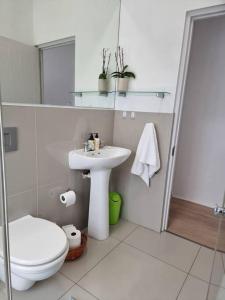 Et badeværelse på @5 on Lincoln + 8 billeder