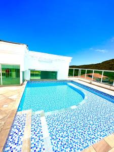 Πισίνα στο ή κοντά στο Eu Amo Arraial Hospedagem - Luz do Sol Prainha - ATÉ 10 Pessoas