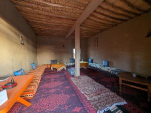 Posezení v ubytování Kasbah Desert Camp