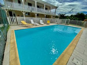 Bazen u ili blizu objekta Bas de Villa avec piscine - 15 min des plages