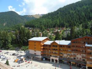 an aerial view of a hotel in the mountains at Appartement Valfréjus, 2 pièces, 6 personnes - FR-1-561-18 in Valfréjus