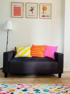 Gallery image of The artist's apartment near the metro in Saint-Denis