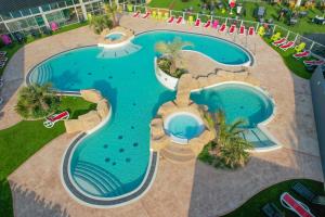 an overhead view of a swimming pool at a resort at Camping Bel Air in Les Sables-d'Olonne