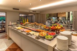 Comida no hotel ou em algum lugar perto