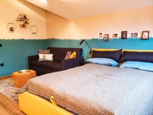 A bed or beds in a room at Borovets Forest view (A56)