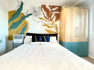 Кровать или кровати в номере AirScape Warm & Cosy Two Bed Apt