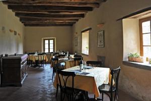 Reštaurácia alebo iné gastronomické zariadenie v ubytovaní Agriturismo "Ai frati"