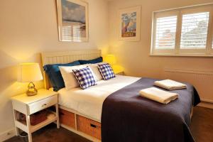 Llit o llits en una habitació de Aldrich Villa, 5-Bed Luxury House, Oxford, Parking
