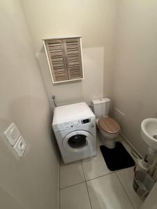 Ein Badezimmer in der Unterkunft Appartement de Romain