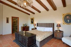 Ένα ή περισσότερα κρεβάτια σε δωμάτιο στο Villa en Calonge con Gran piscina +42 φωτογραφίες