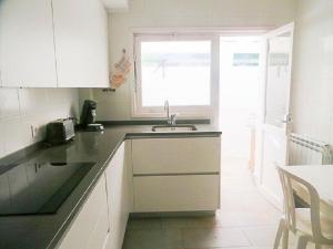Zdjęcie z galerii obiektu EGONA-ARES Villa adosada junto la playa y del golf w mieście Zarautz