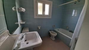 Zdjęcie z galerii obiektu EGONA-ARES Villa adosada junto la playa y del golf w mieście Zarautz