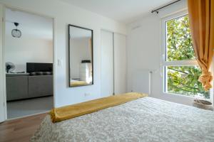 Gallery image of T2 cosy Bordeaux - tram & parking in Cenon