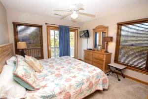 Postel nebo postele na pokoji v ubytování Oceanside, Private Pool, Hot Tub, Sun Decks, WC1077, Seaside Manor + 28 fotografií