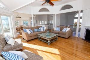 Atpūtas zona naktsmītnē WL925, Iselin- Oceanfront, Private Pool, Close to Beach Access, Ocean Views, Pool Table