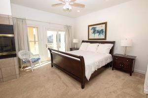 Gulta vai gultas numurā naktsmītnē WL925, Iselin- Oceanfront, Private Pool, Close to Beach Access, Ocean Views, Pool Table
