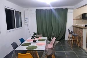 Fotografie z fotogalerie ubytování Maison charmante à Rivière-Salée avec piscine privée v destinaci Rivière-Salée