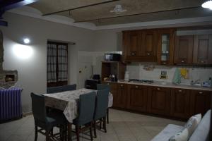 A kitchen or kitchenette at Tra Langhe e Monviso