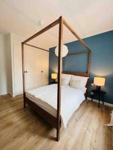 Postel nebo postele na pokoji v ubytování Schöner Wohnen im Stadtkern + 10 fotografií