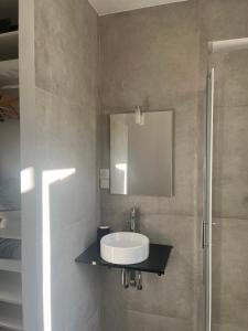 O baie la Chambre avec salle de bain en plein coeur de Nice