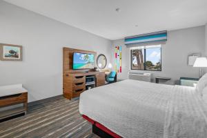 Hampton Inn Morro Bay客房内的一张或多张床位