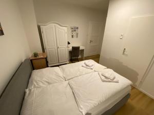 Postel nebo postele na pokoji v ubytování Swan Rooms