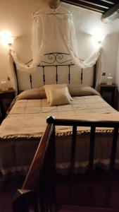 Voodi või voodid majutusasutuse La casa di Miri toas