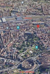 un mapa de una ciudad con dos puntos rojos en Hotel Orazia en Roma