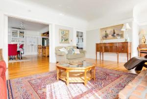 Gallery image of Private room in the heart of Elmwood Berkeley! in Berkeley
