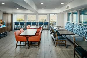 Posezení v ubytování Holiday Inn Express Lewiston by IHG + 37 fotografií