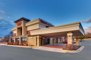 a store front of a mall with a sign on it at Drury Inn & Suites Poplar Bluff in Poplar Bluff