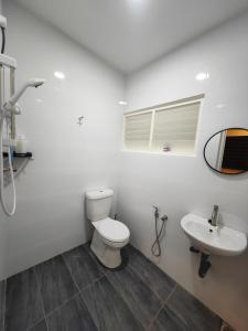 Ένα μπάνιο στο TL LEGEND HOMESTAY Ipoh garden east