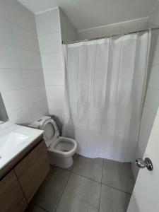 Ванная комната в Habitación chica con baño compartido.