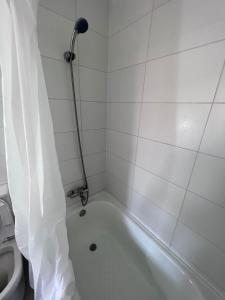 Ванная комната в Habitación chica con baño compartido.