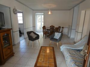 Posedenie v ubytovaní Maison à 700m de la plage, 4 chambres, WIFI, animaux acceptés - Notre-Dame-de-Monts - FR-1-540-175