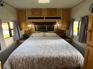 Gallery image of Glamping trailer (site #2) in Klamath