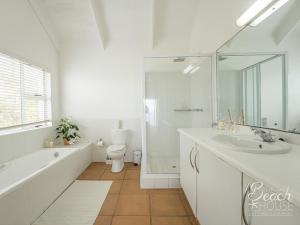 Φωτογραφία από το άλμπουμ του do not use this profile σε Sheffield Beach