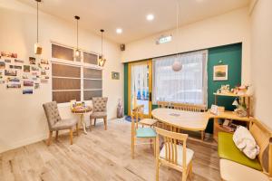Posezení v ubytování Warmday Homestel + 35 fotografií