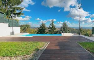 Bazén v ubytovaní ZAGREB HOUSE MEDVEŠČINA/WITH POOL alebo v jeho blízkosti