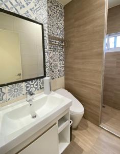 Un baño de Warmday Homestel