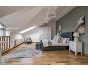 Ένα ή περισσότερα κρεβάτια σε δωμάτιο στο Central Belfast Apartments Pottinger's Quay