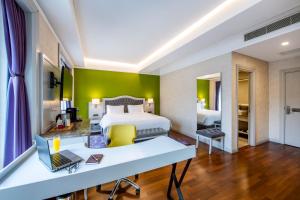 Postel nebo postele na pokoji v ubytování Mercure Tbilisi Old Town